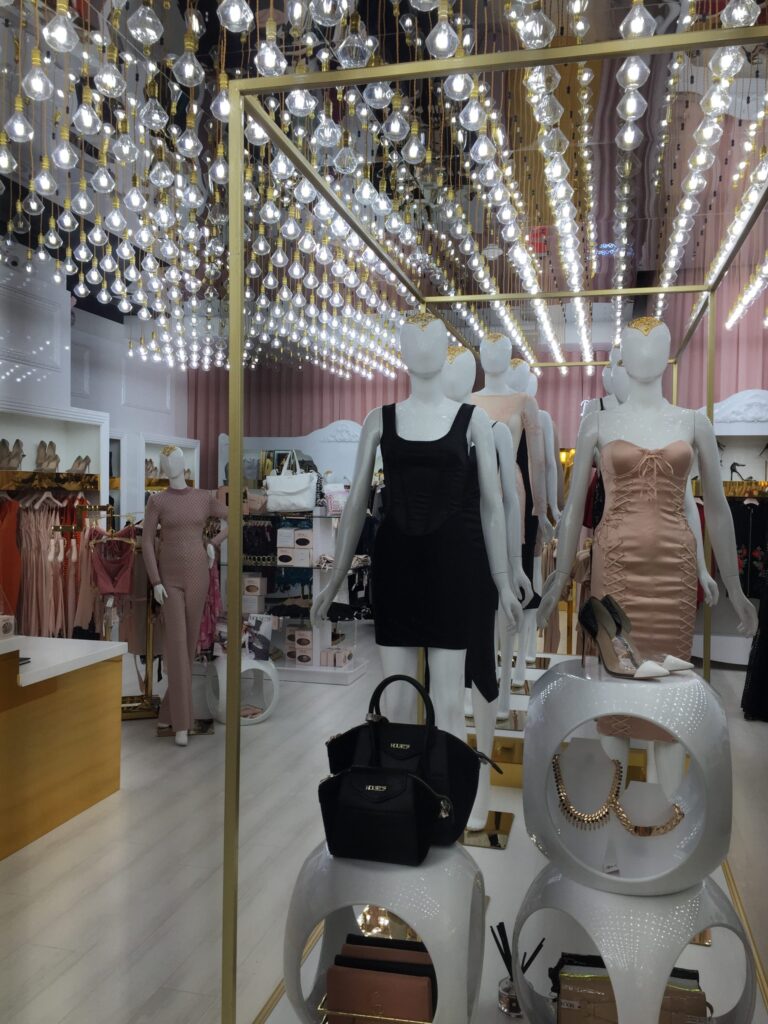 House of CB Interior 2